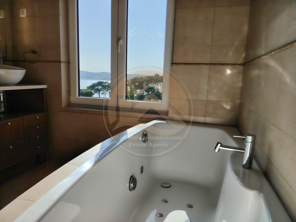 Villa contemporânea com piscina — Foto 51