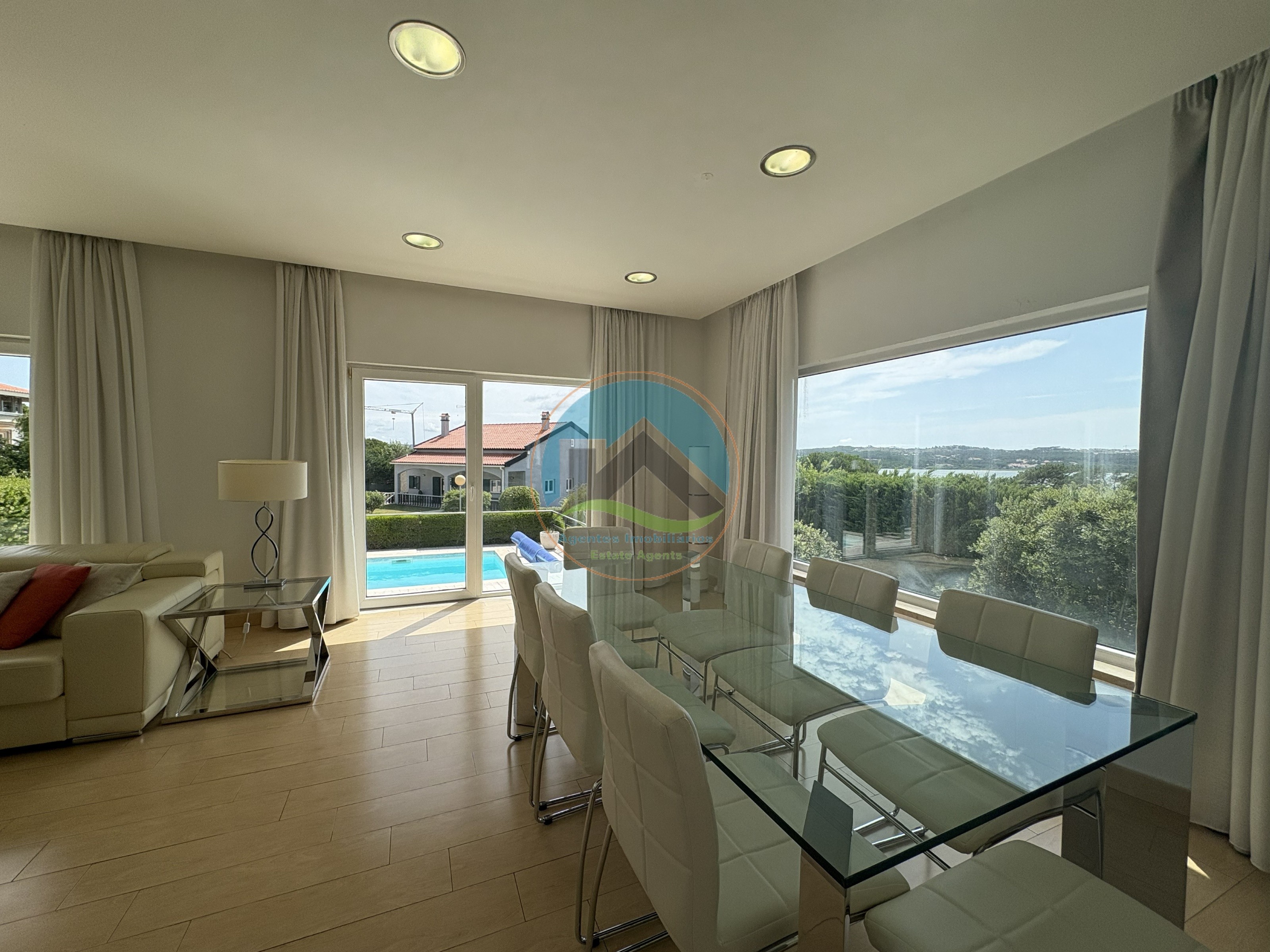Moradia Contemporânea de Luxo com Vista Deslumbrante sobre a — Foto 27
