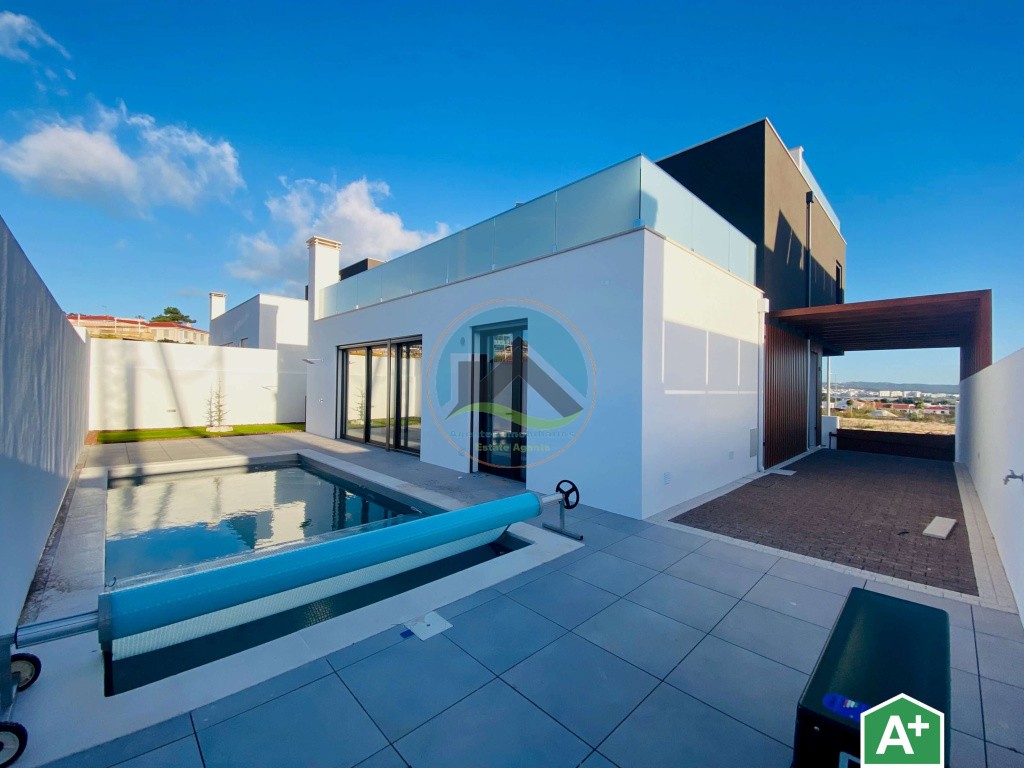 Moradias de qualidade superior com piscina - inseridas em Urbanização junto da praia e mar — Foto 27