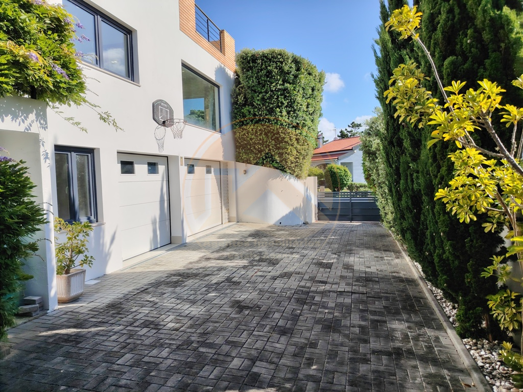 Villa contemporânea com piscina — Foto 20