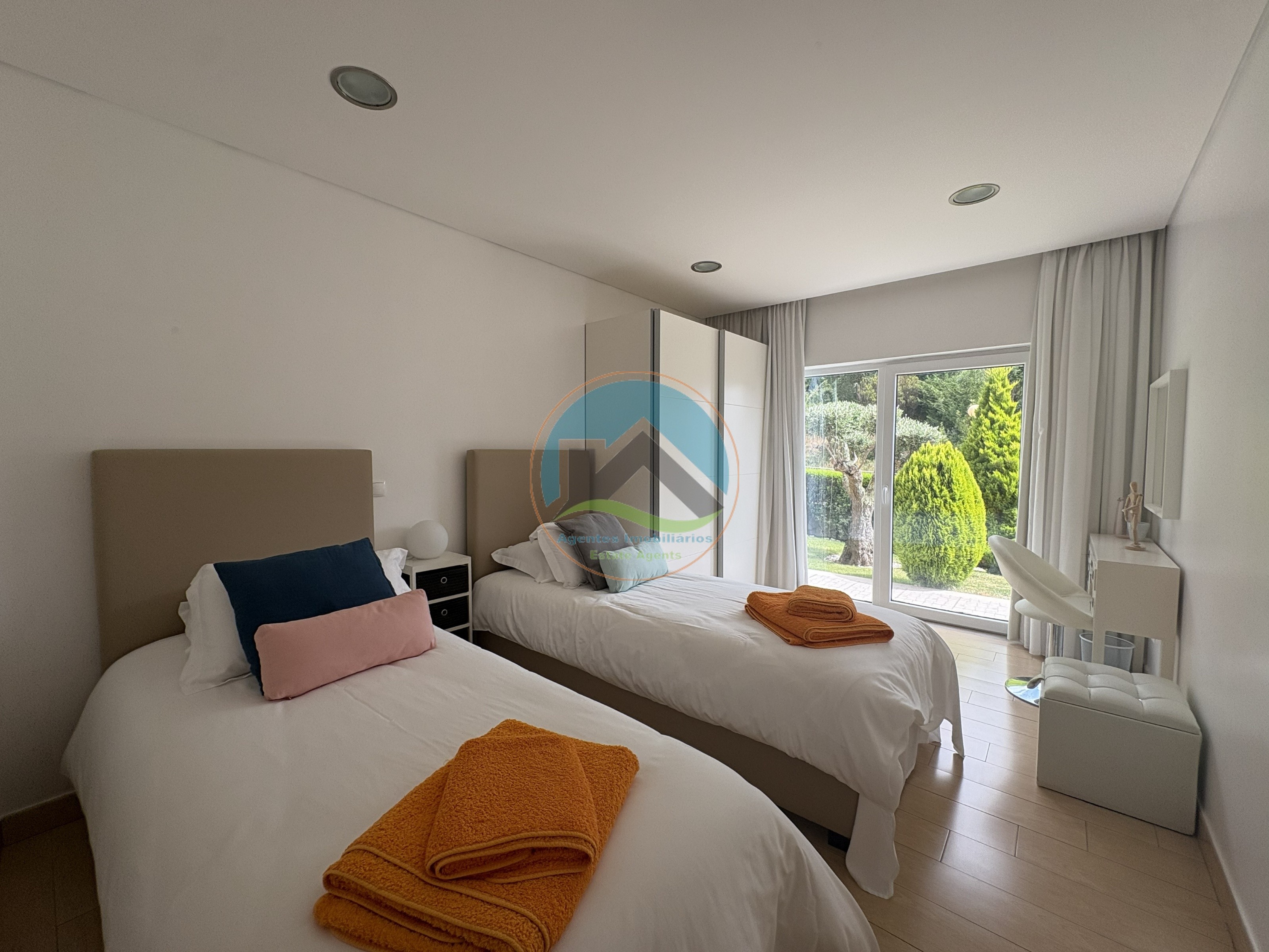 Moradia Contemporânea de Luxo com Vista Deslumbrante sobre a — Foto 18
