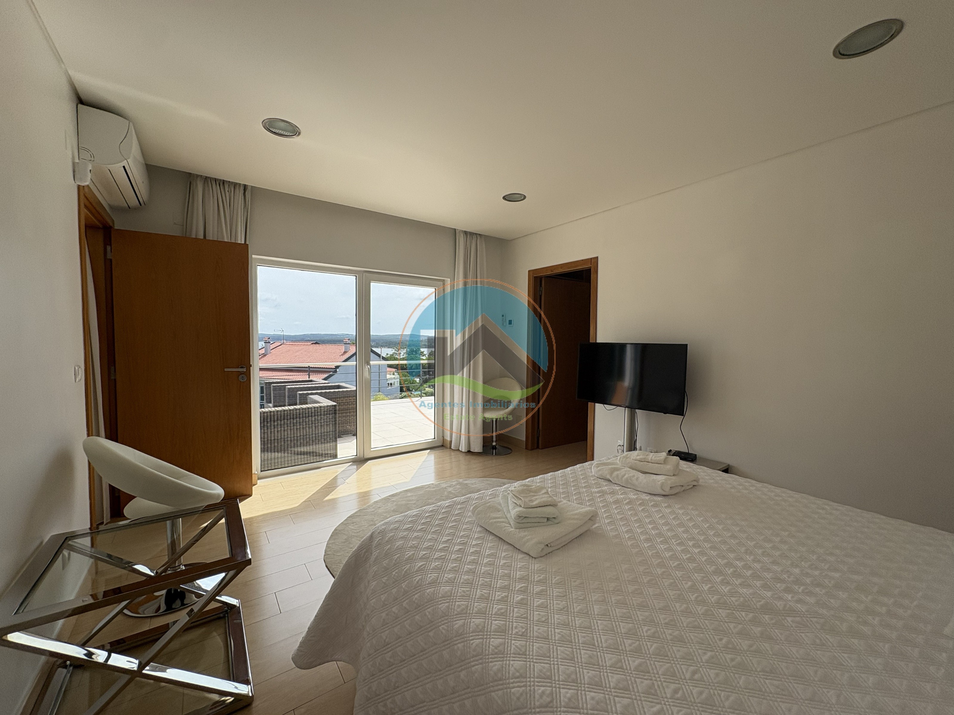 Moradia Contemporânea de Luxo com Vista Deslumbrante sobre a — Foto 42