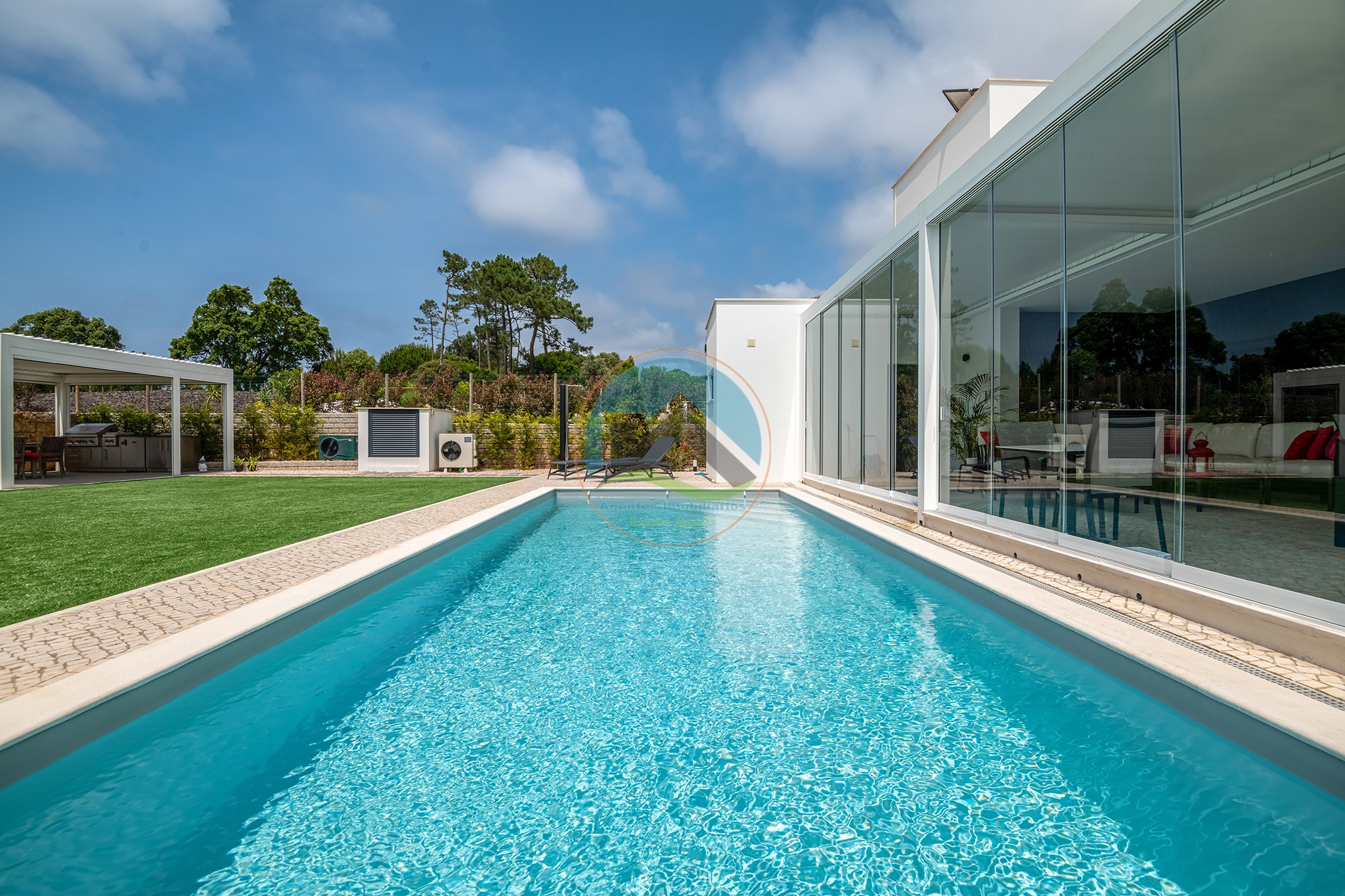 Moradia de luxo contemporânea com tecnologia de ponta, junto — Foto 6