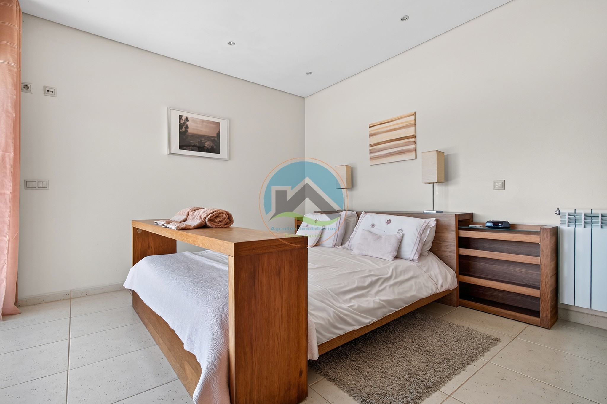 Moradia contemporânea com piscina privada em Salir do Porto — Foto 33