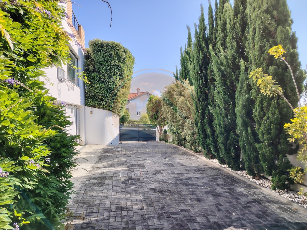 Villa contemporânea com piscina — Foto 21