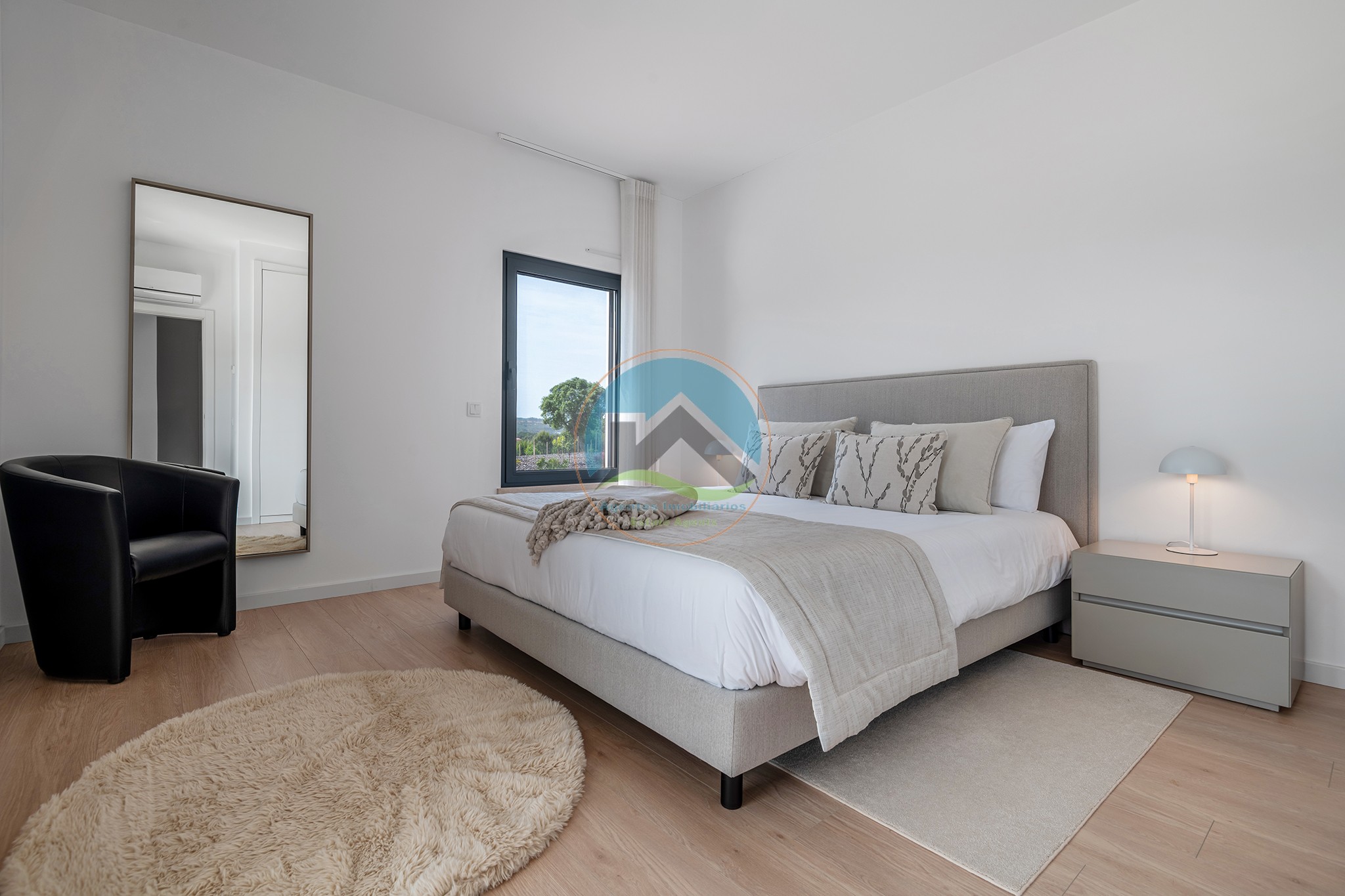 Moradia de luxo contemporânea com tecnologia de ponta, junto — Foto 26
