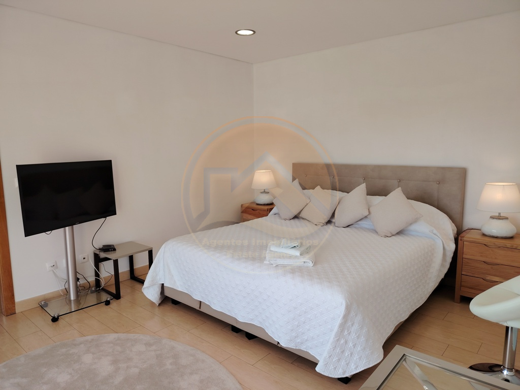 Villa contemporânea com piscina — Foto 45