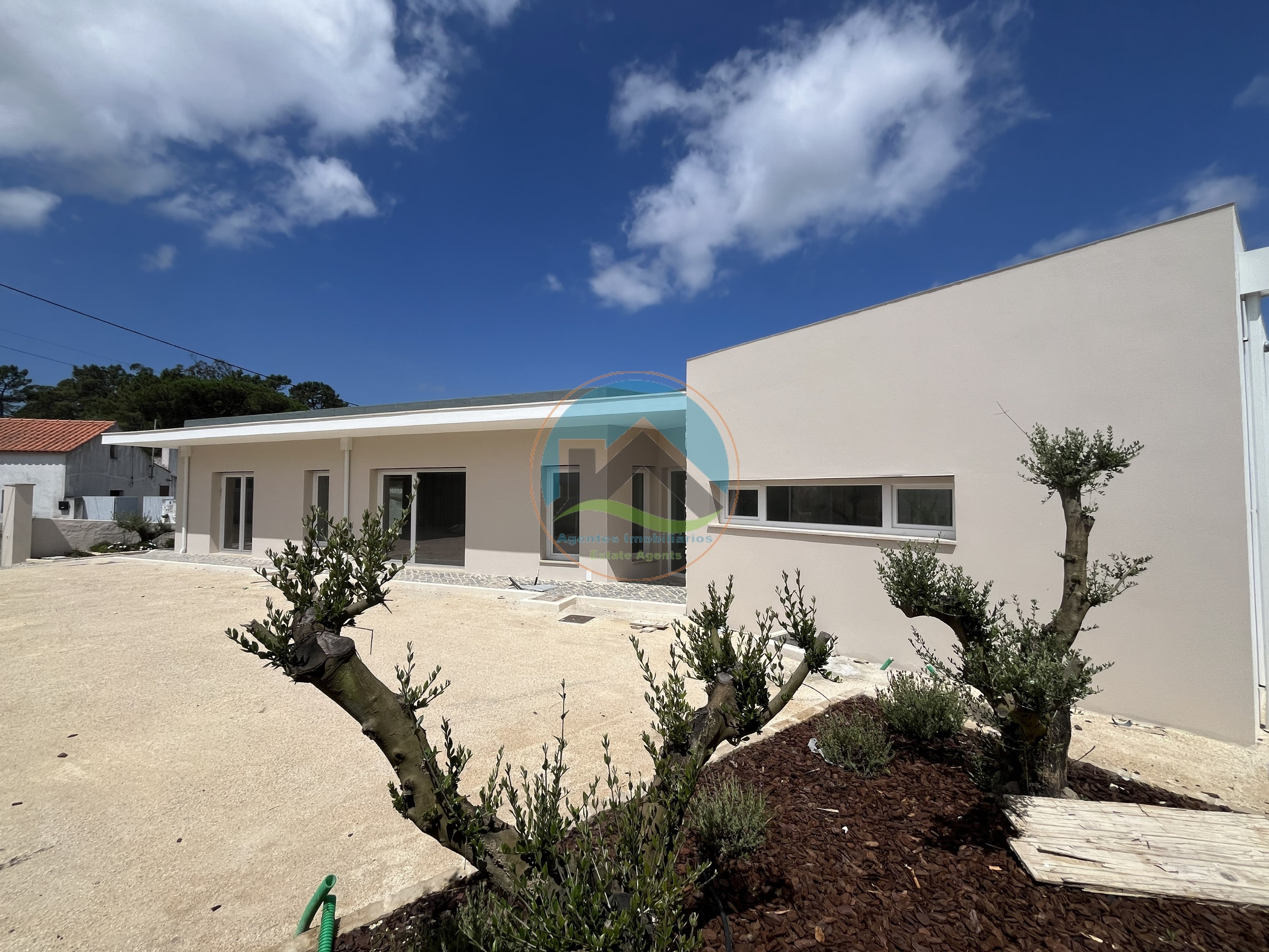 Moradia contemporânea com piscina perto de São Martinho do Porto