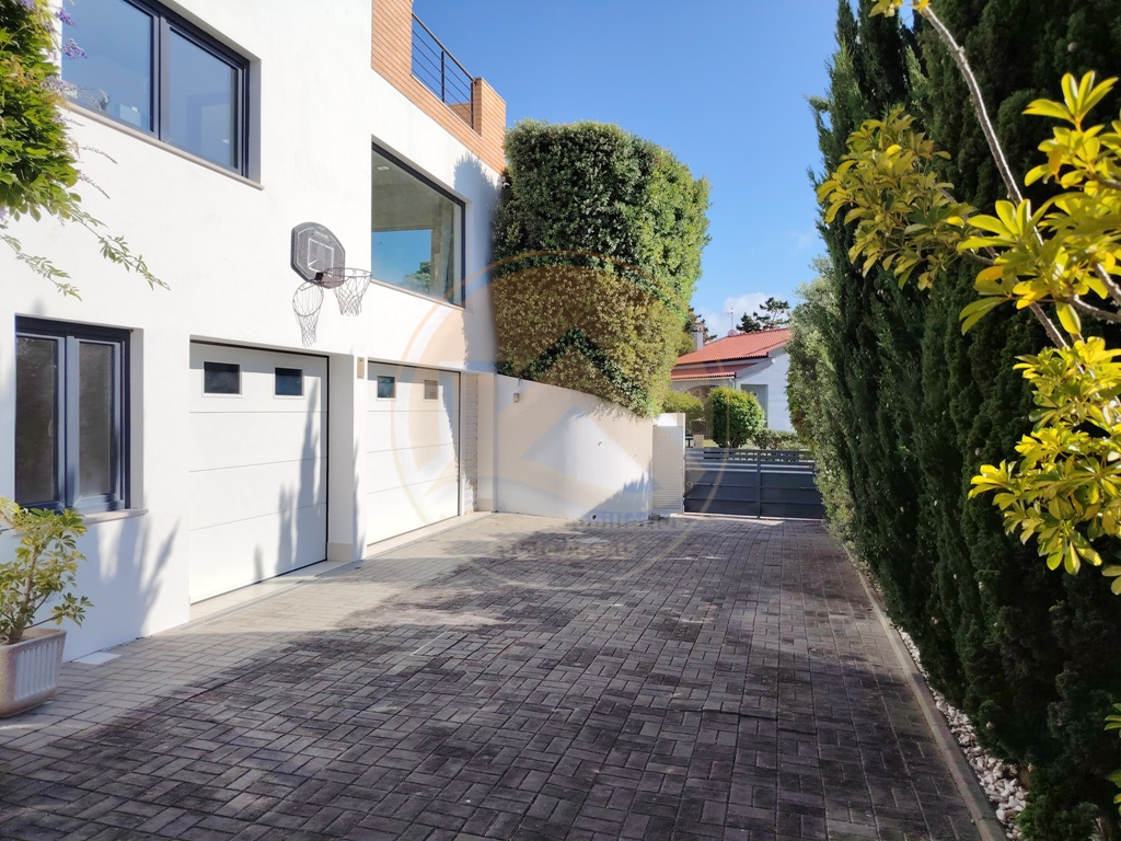 Villa contemporânea com piscina — Foto 16