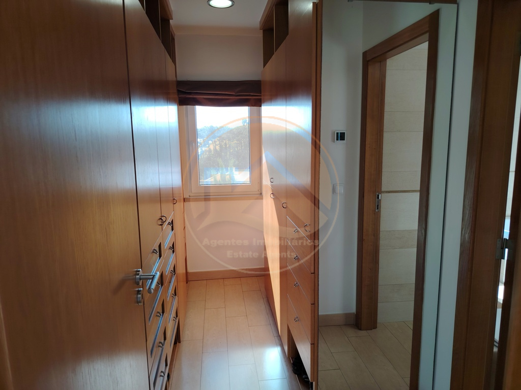 Villa contemporânea com piscina — Foto 48