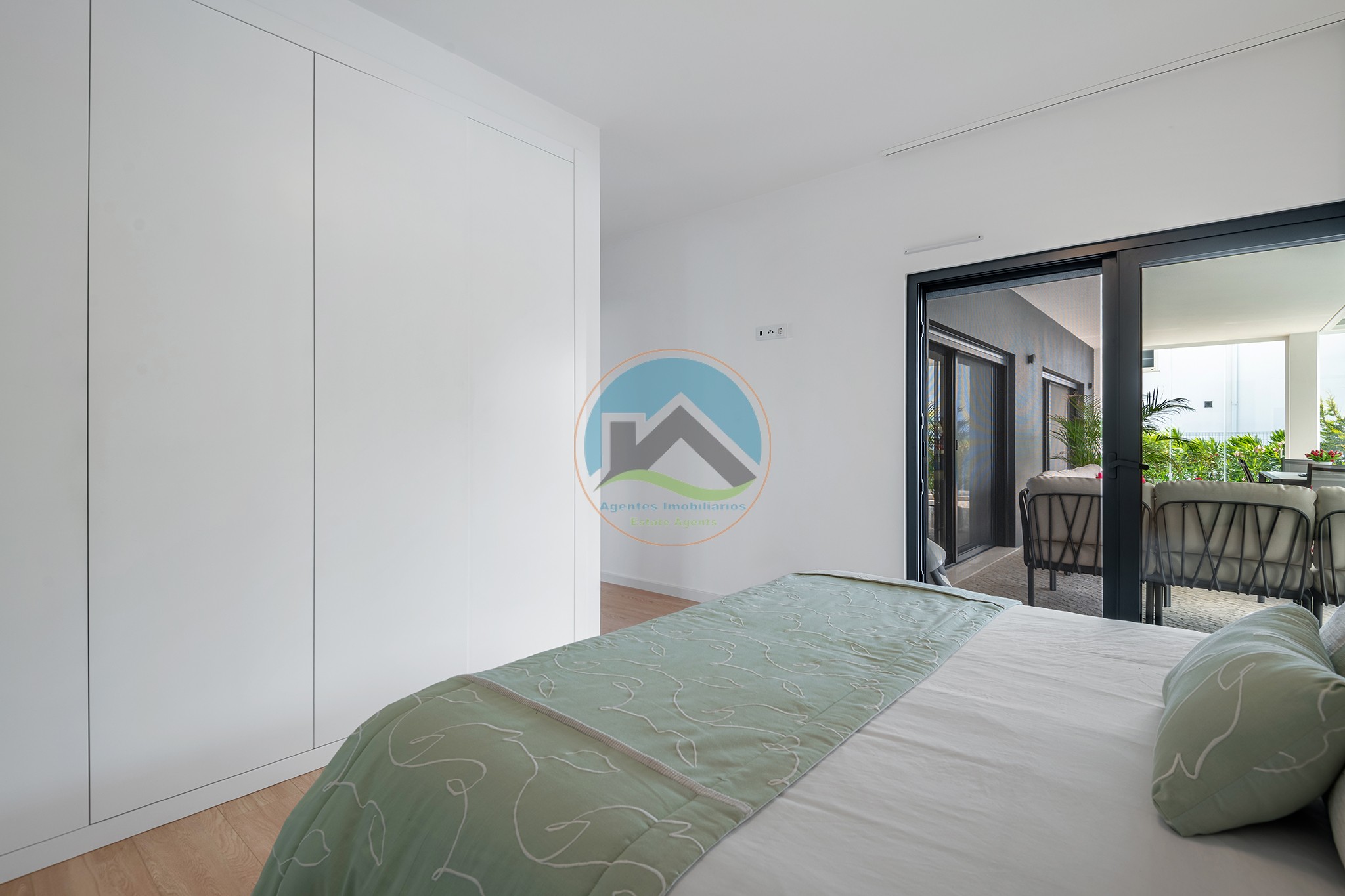 Moradia de luxo contemporânea com tecnologia de ponta, junto — Foto 22
