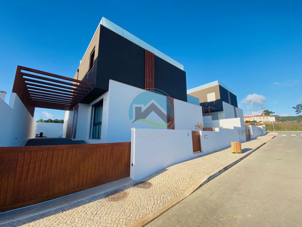 Moradias de qualidade superior com piscina - inseridas em Urbanização junto da praia e mar — Foto 4