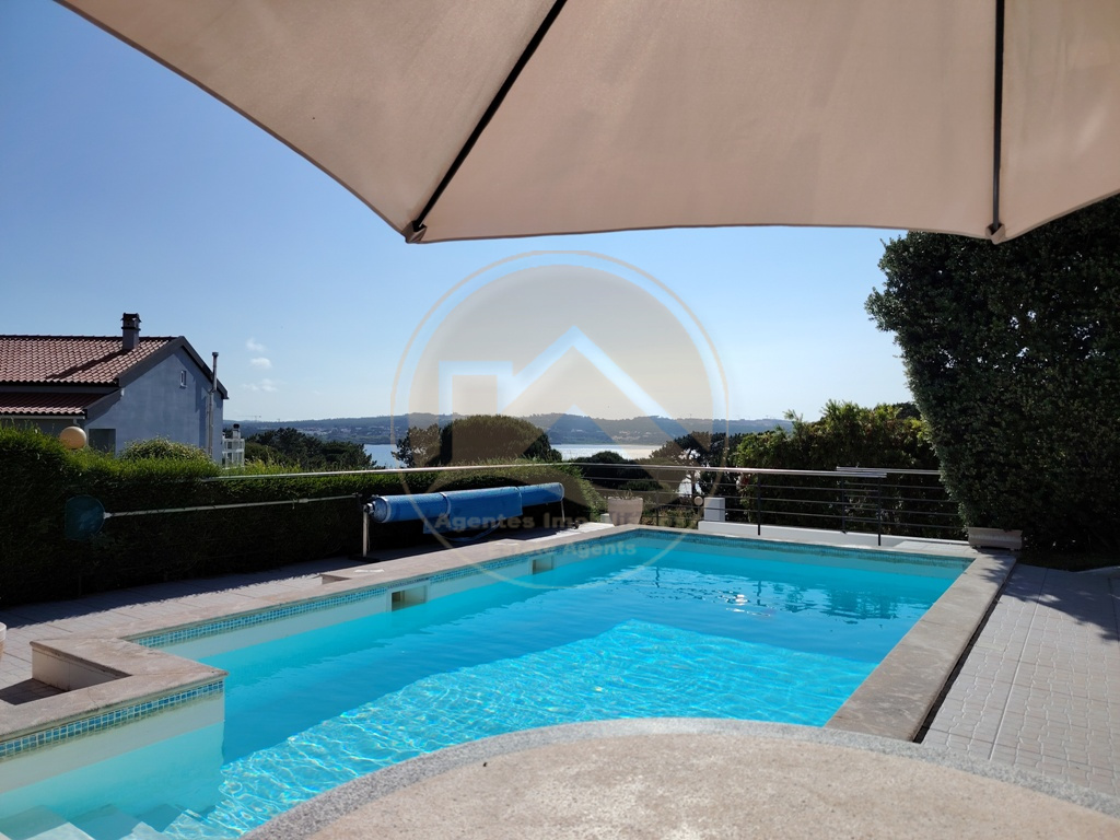 Villa contemporânea com piscina — Foto 5