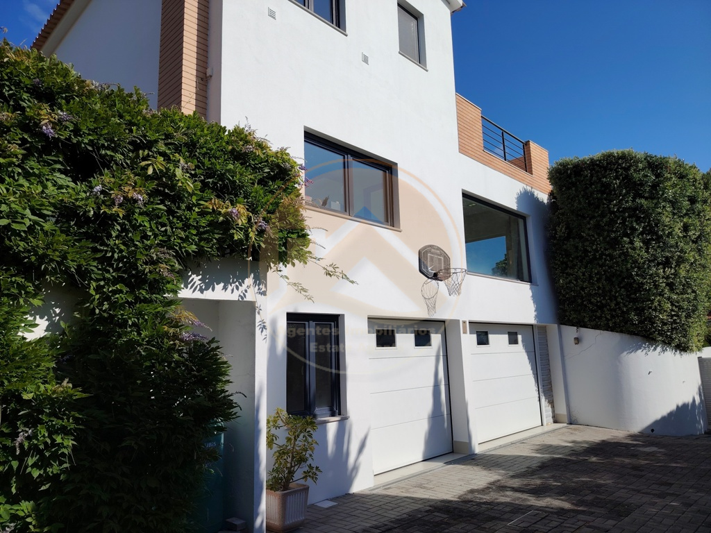 Villa contemporânea com piscina — Foto 14